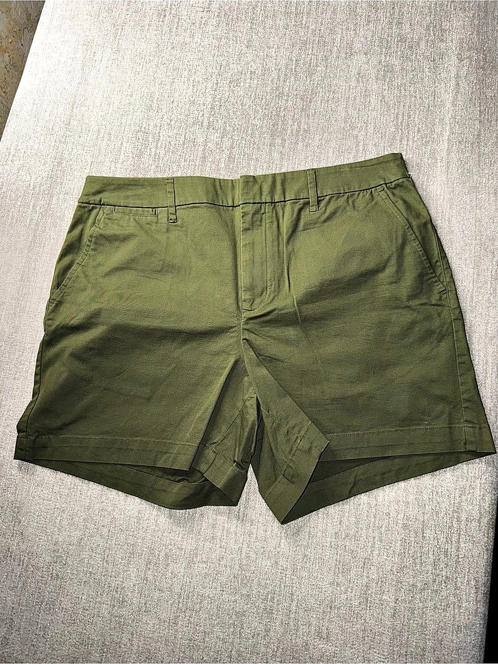 A New Day Chino Shorts Flat Front Shorts in Green NWT